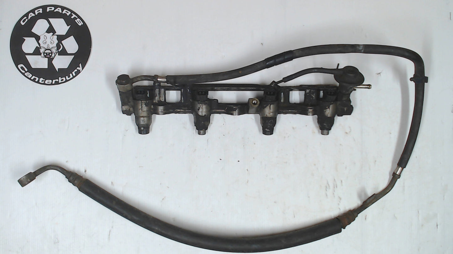 Fuel Rail & Injectors x4 w/FPR - Missing 2x Seals