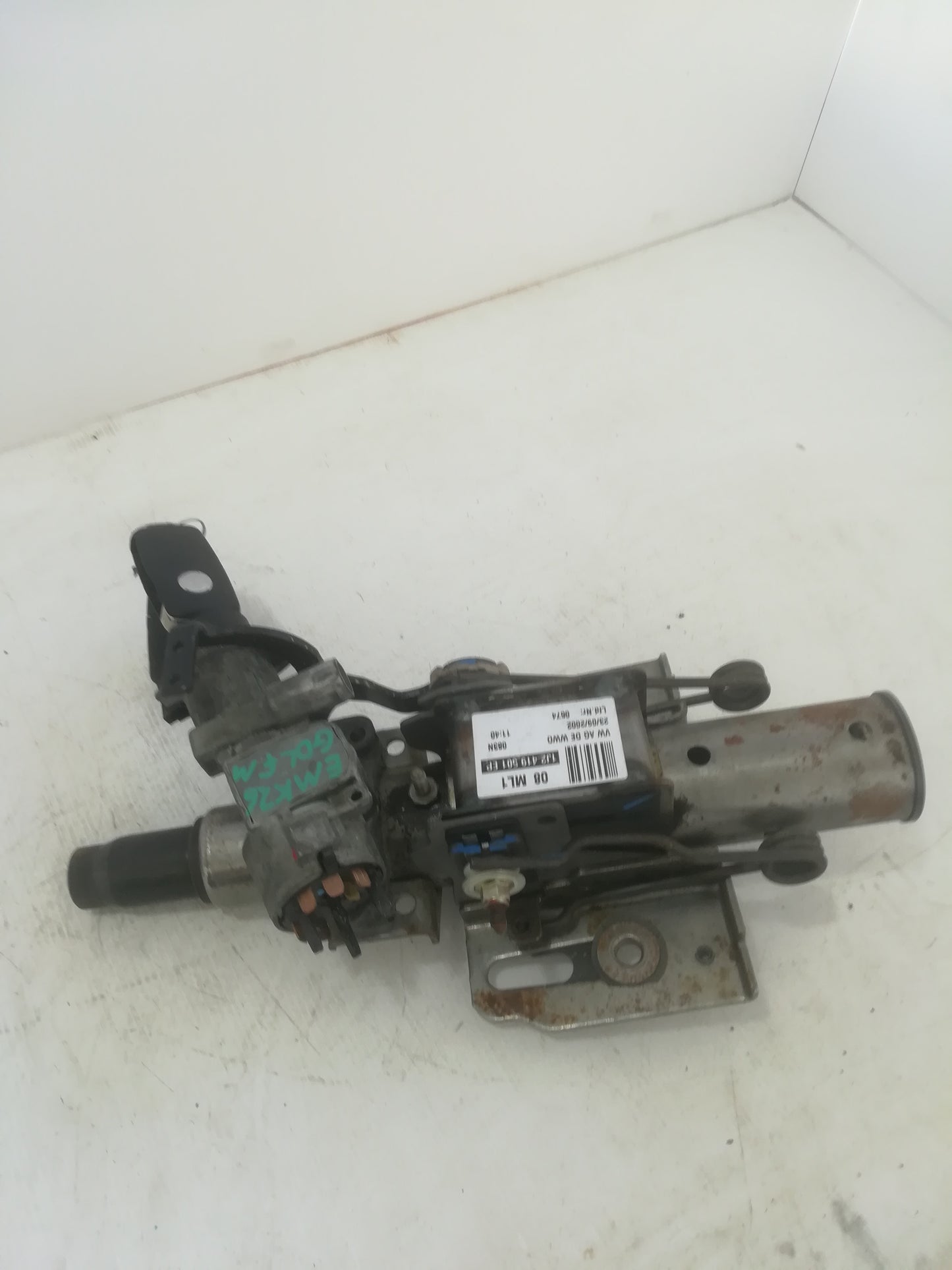 Ignition barrel and Key x 2  adv cap 	LNY603