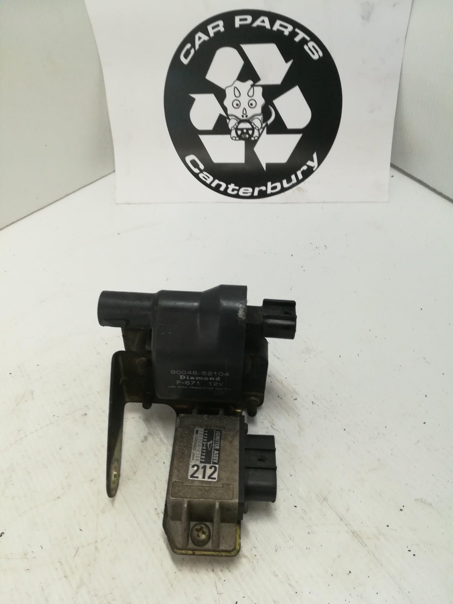 Coil & Igniter Assembly - Coil 90048-52104 / Igniter 19200-87702