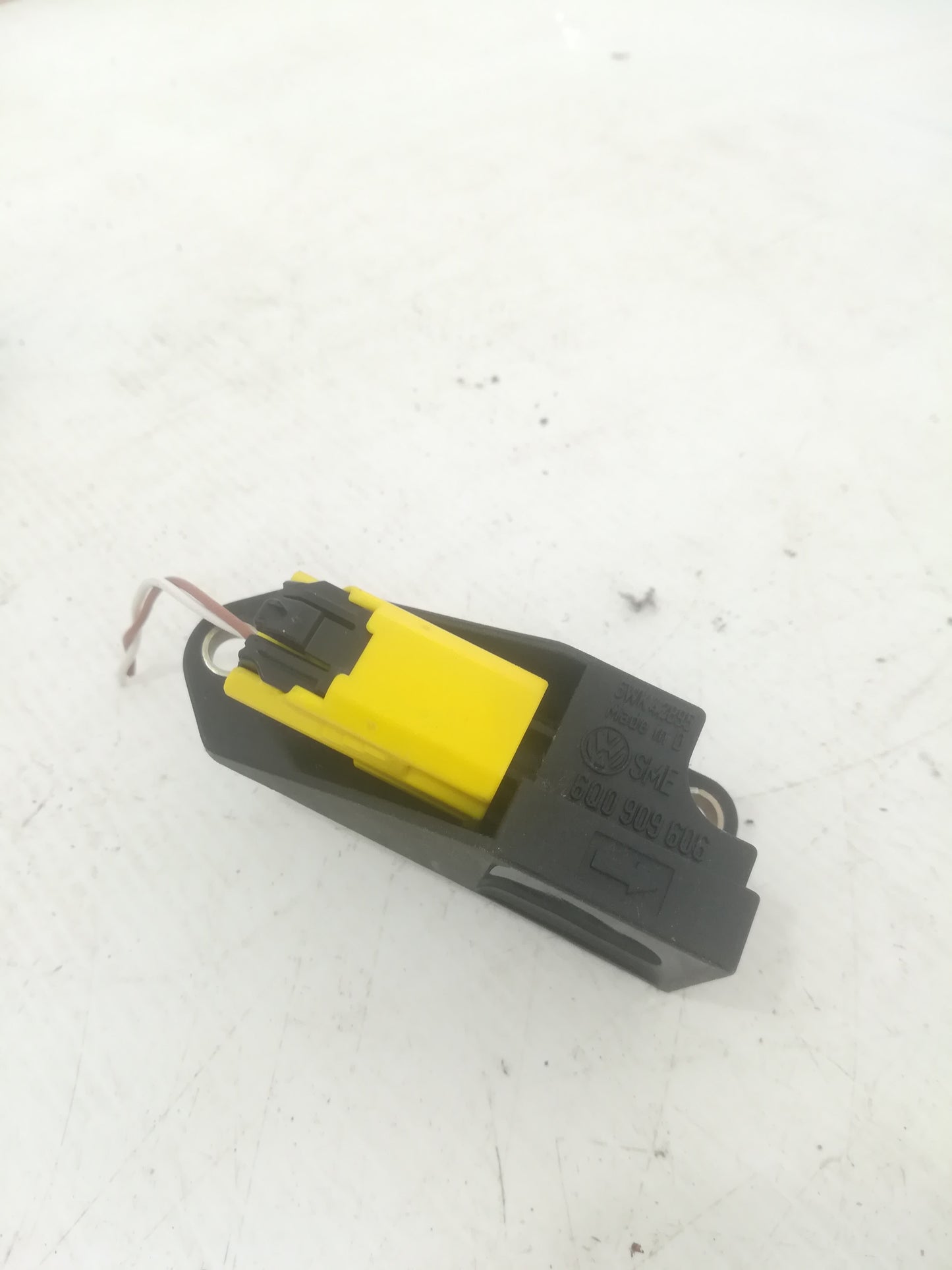 air bag sensor 6q0 909 606