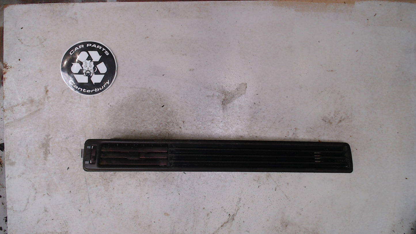 Dash Vent Rgiht and Trim