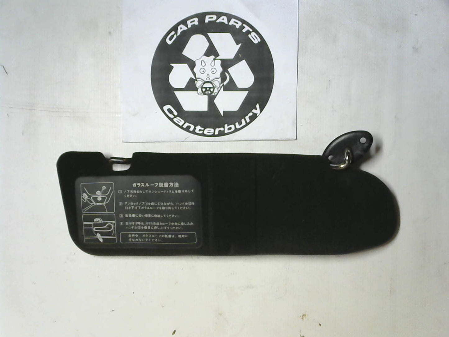 Sun Visor R - Black w/T Top Instructions