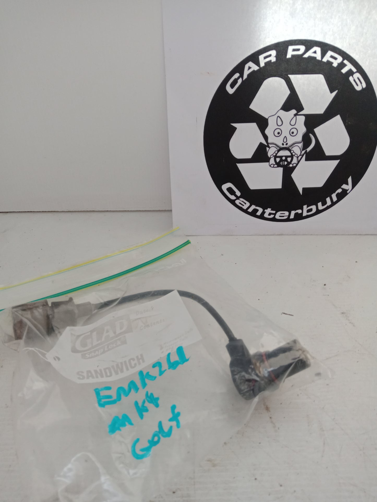 Crank Position Sensor - 0261210200 cap YQ6884