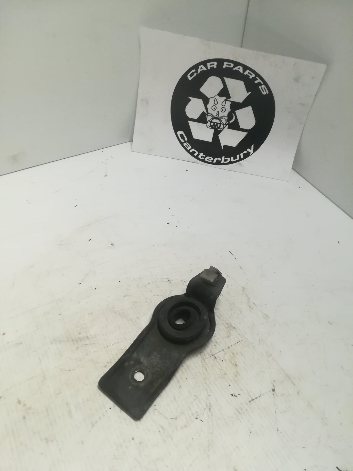 Radiator Mount R
