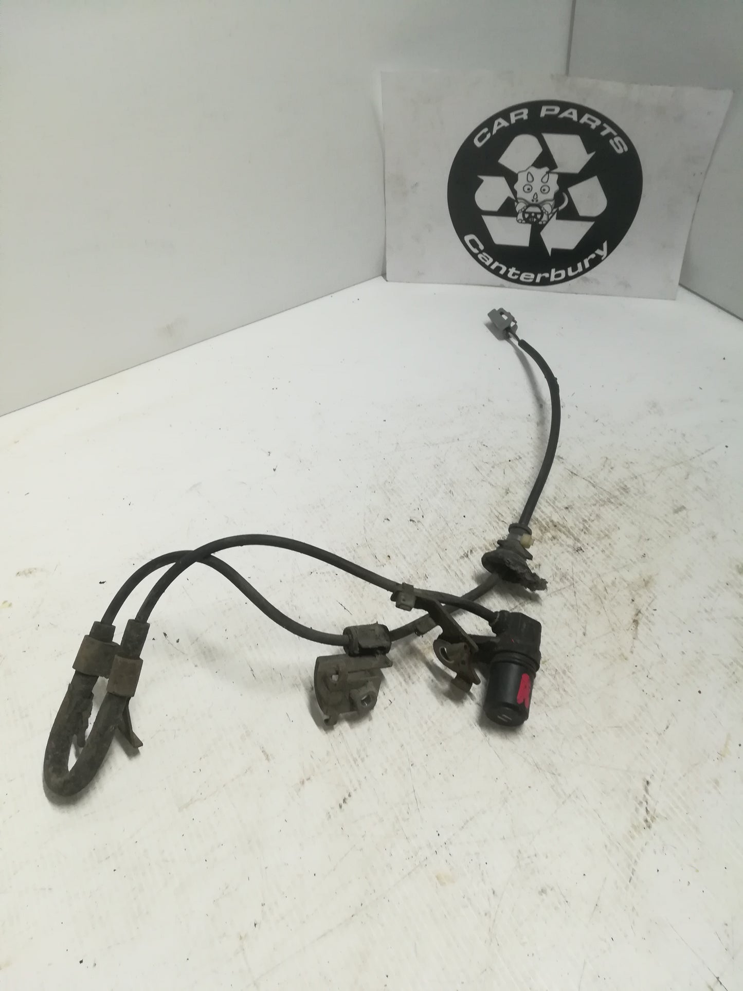 ABS/Wheel Speed Sensor R/R cap DJB892