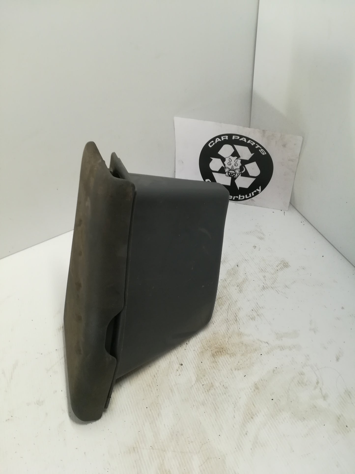 Armrest & Pocket R/L