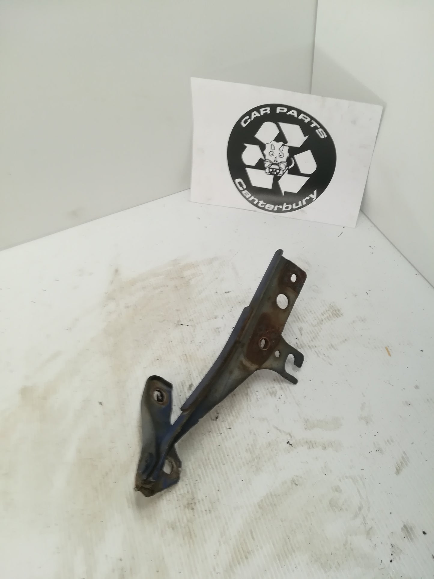 bonnet hinge l