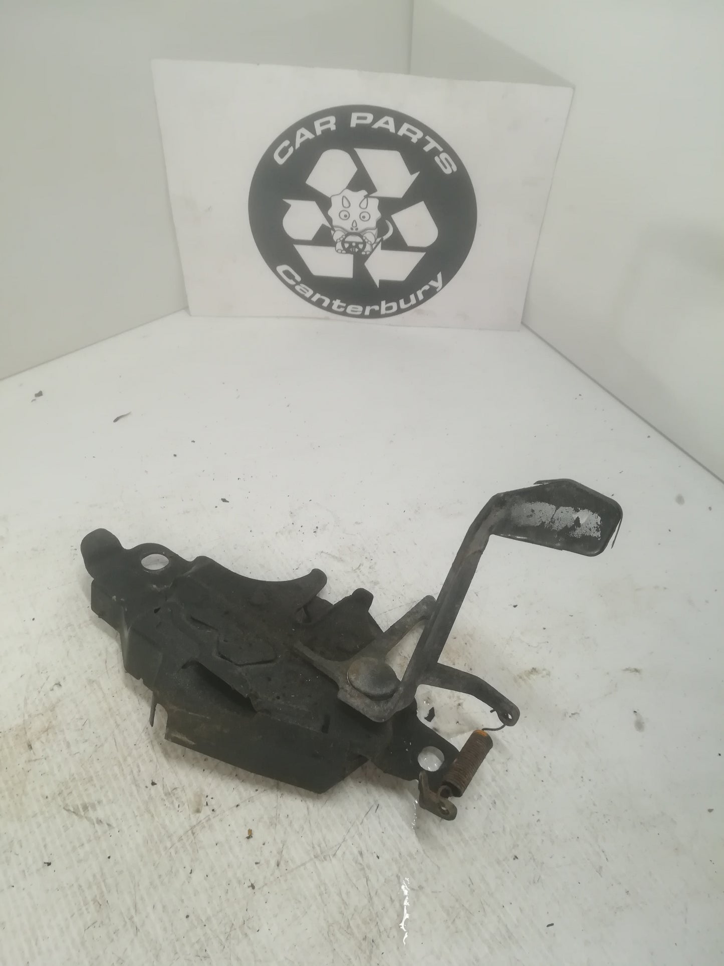 Bonnet Latch