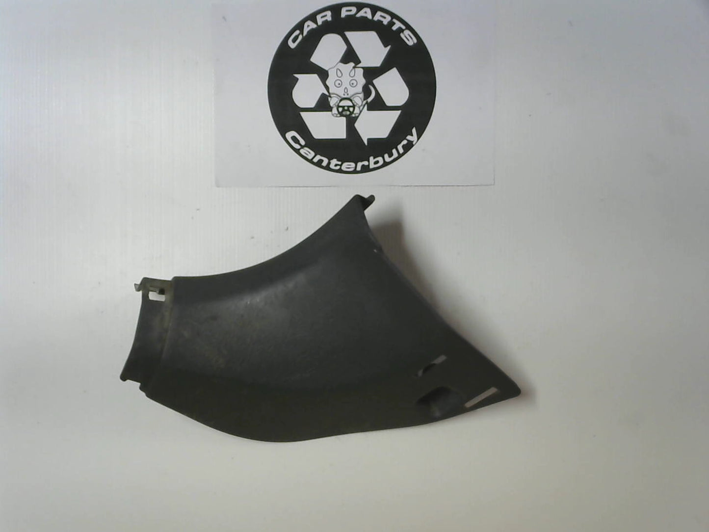 Kick Panel Trim L