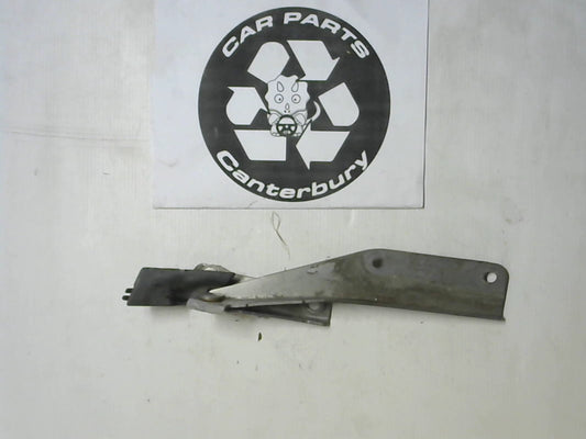 Bonnet Hinge R w/Trim