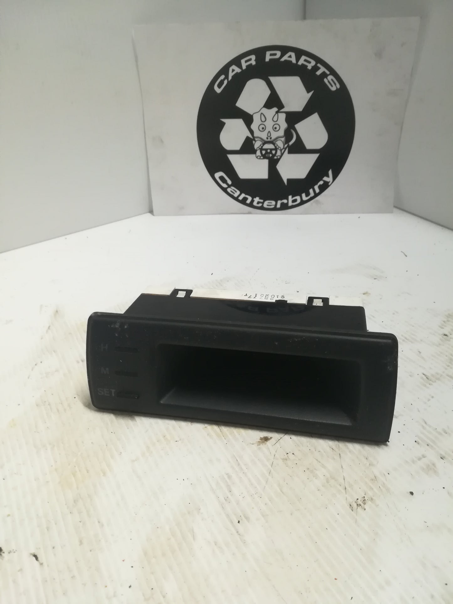 Clock MB521560