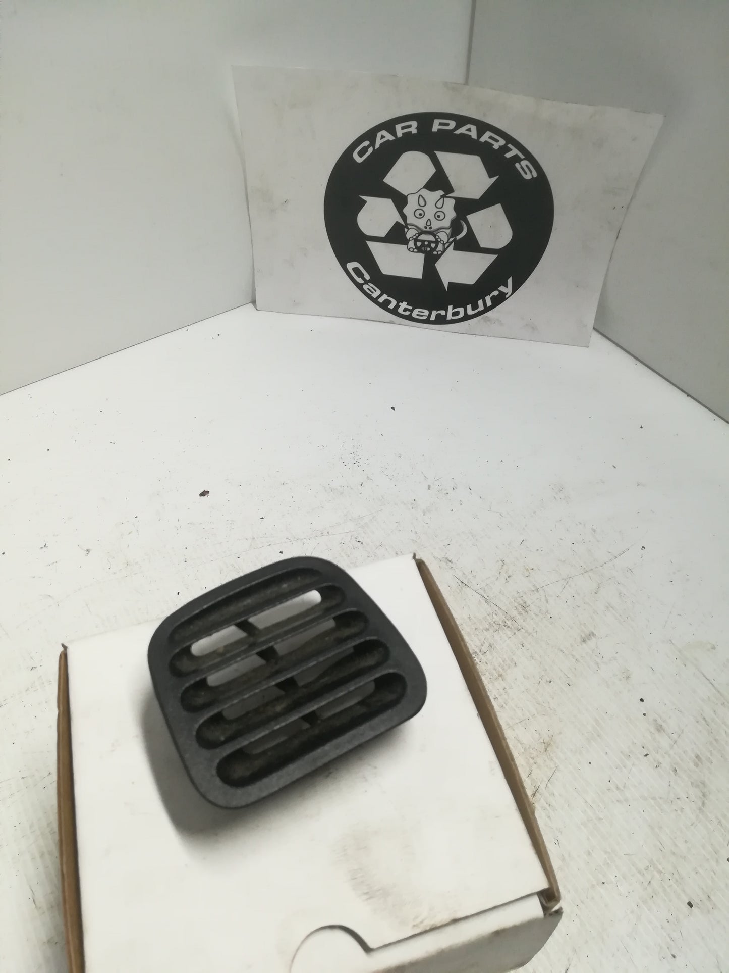 Dash Vent