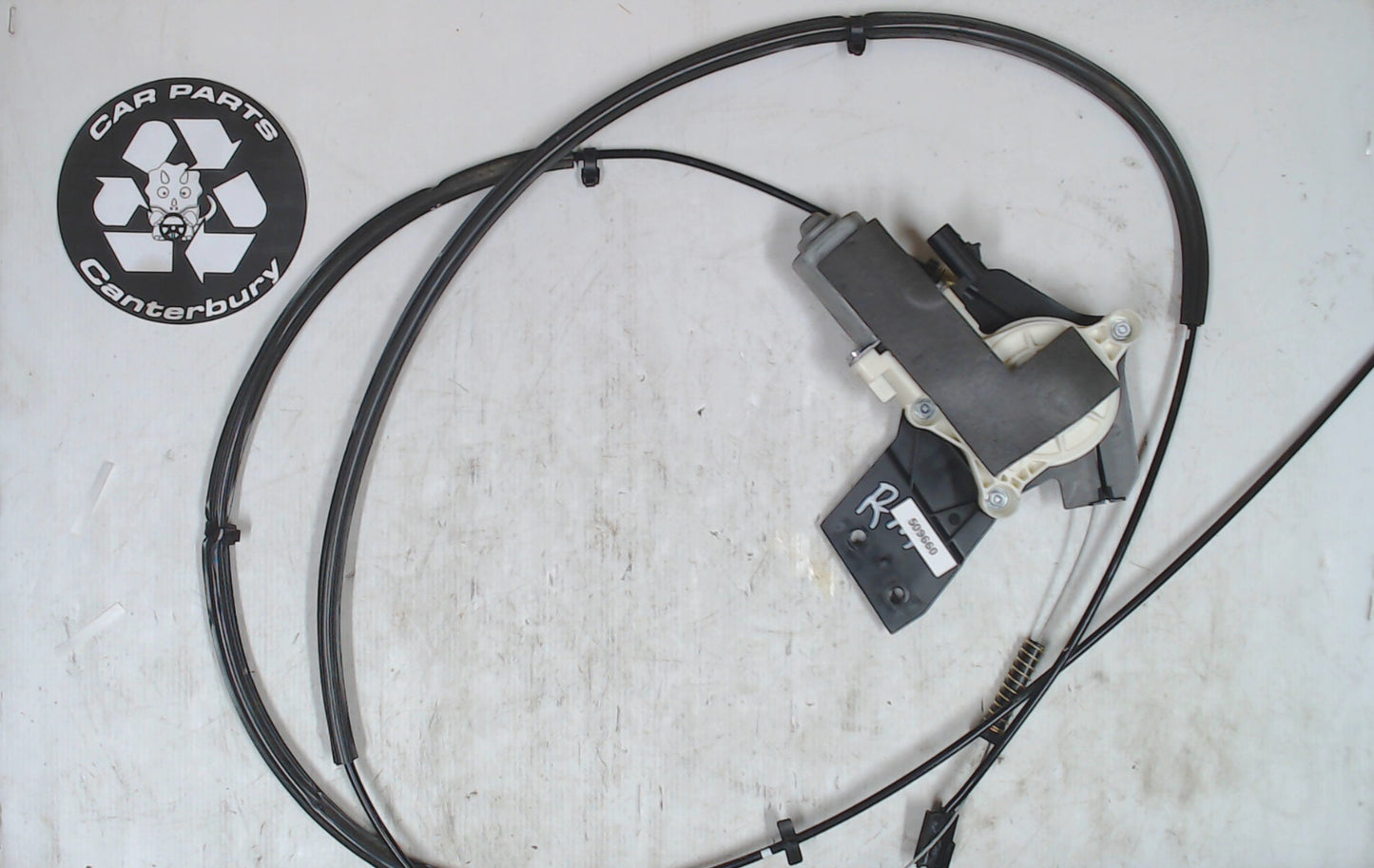 Rear Windscreen Regulator
