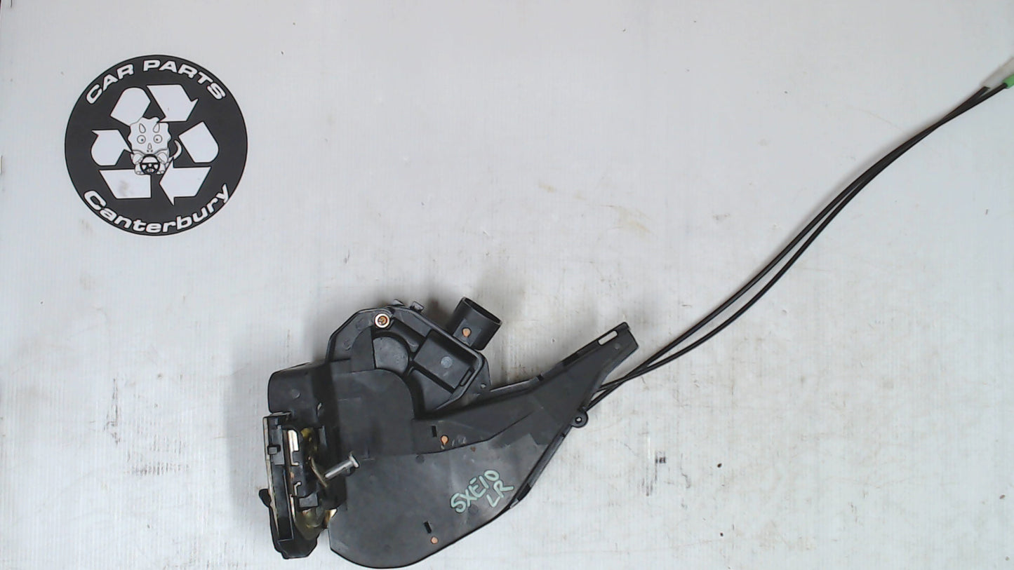 Door Latch Assembly R/L
