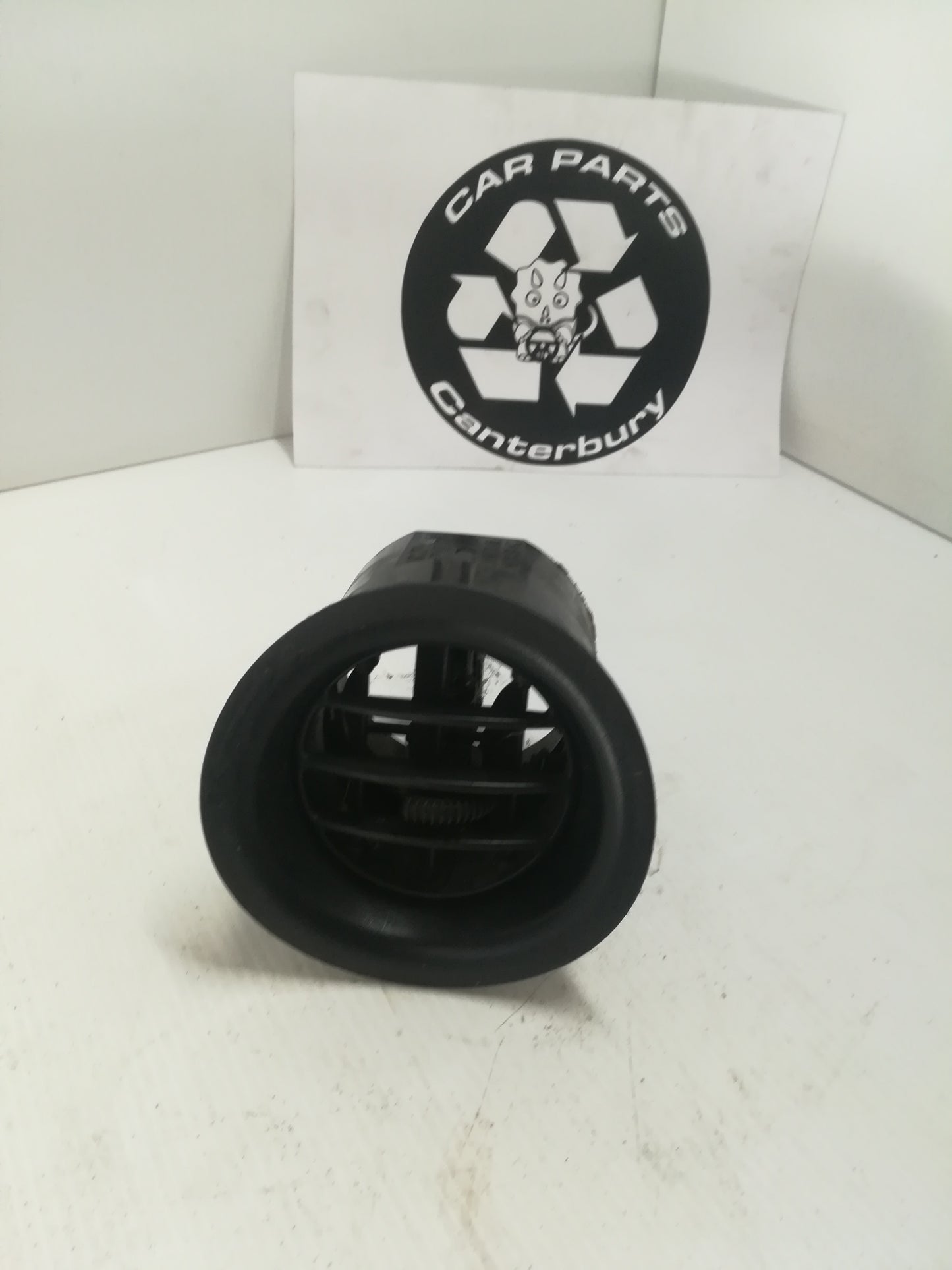 Circle Dash Vent
