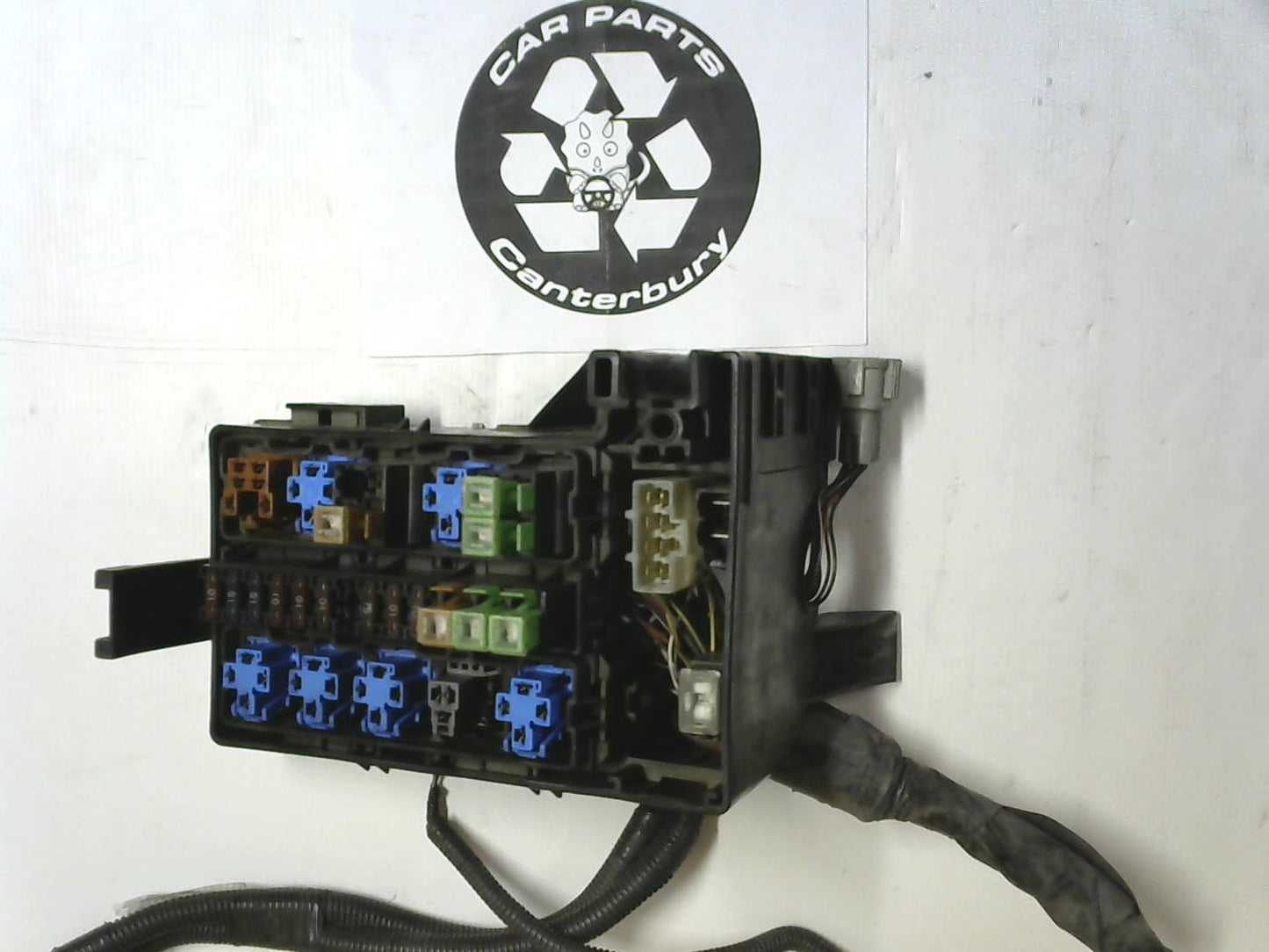 Fuse & Relay Box w/ Loom Cut 120mm Tail