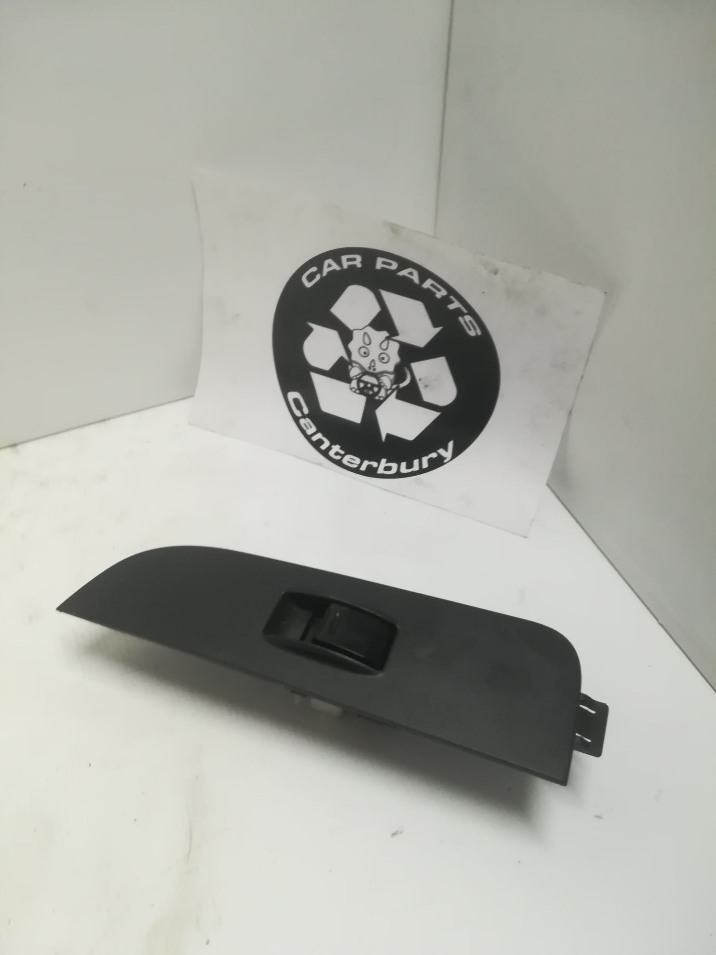 Window switch R/R