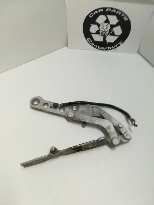 Bonnet Hinge L