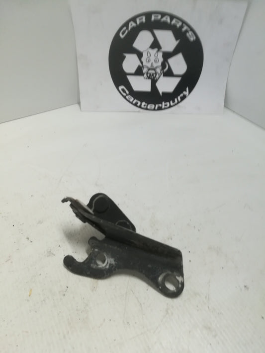 Engine Cover Hinge R