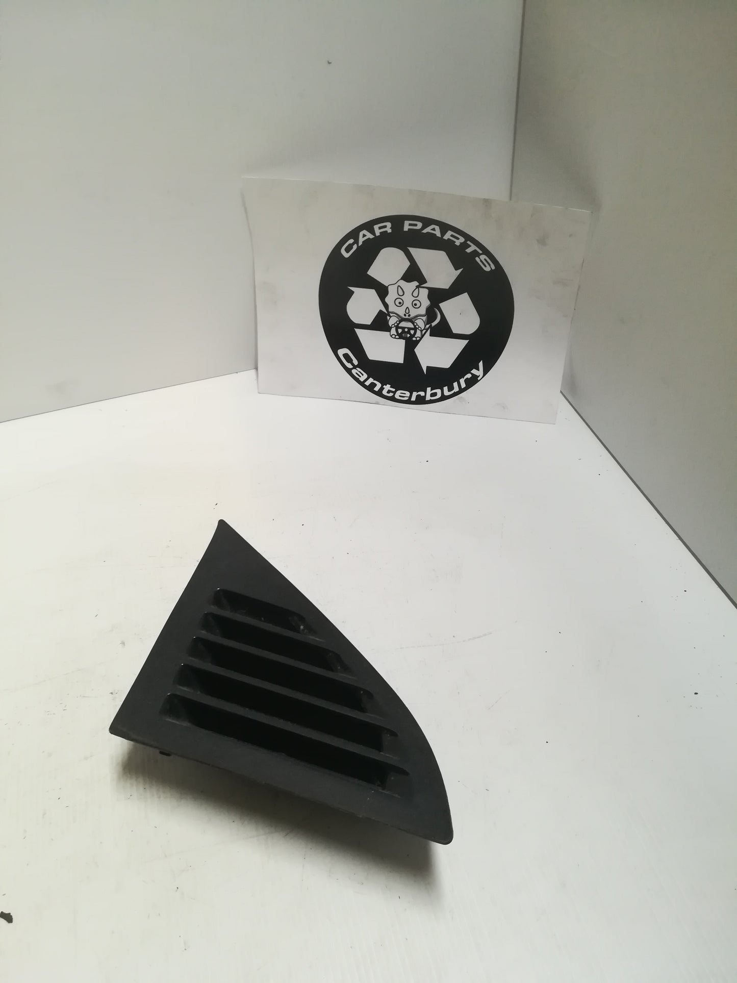 Quarter Window Vent L