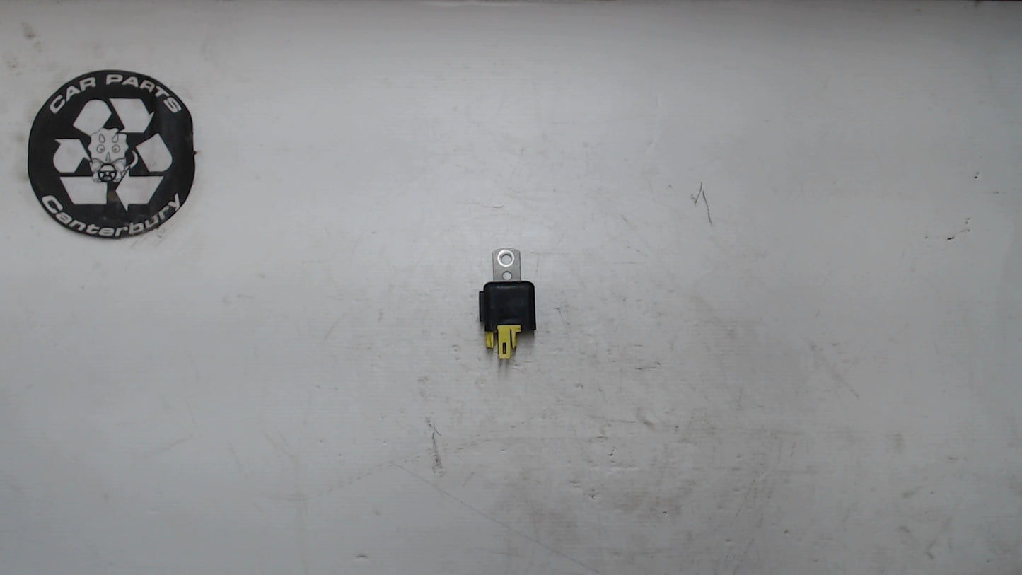 Fuel Pump Relay - 0567006381