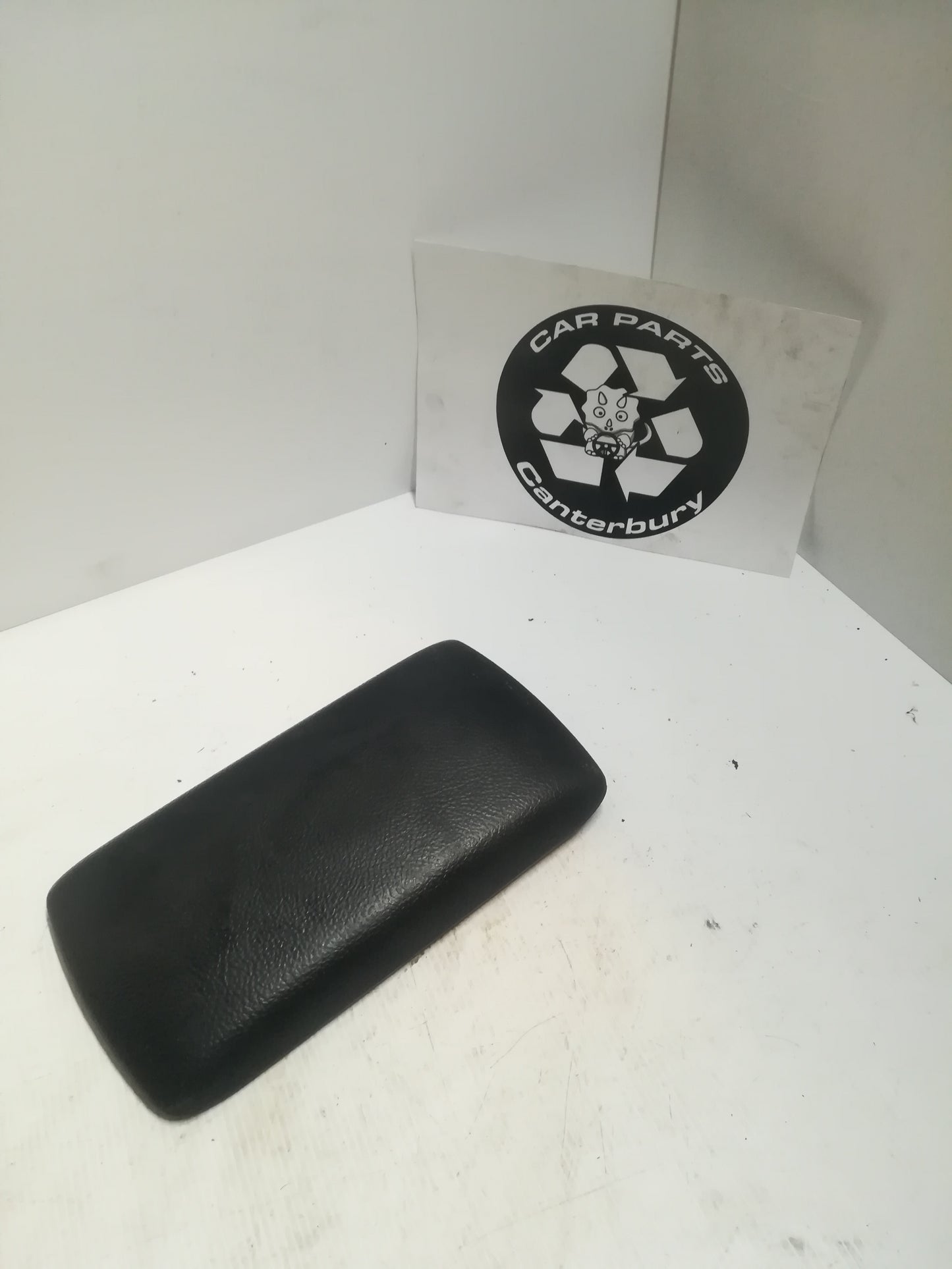 Center console armrest lid -