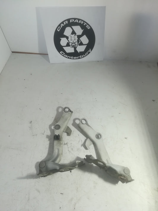Bonnet hinges