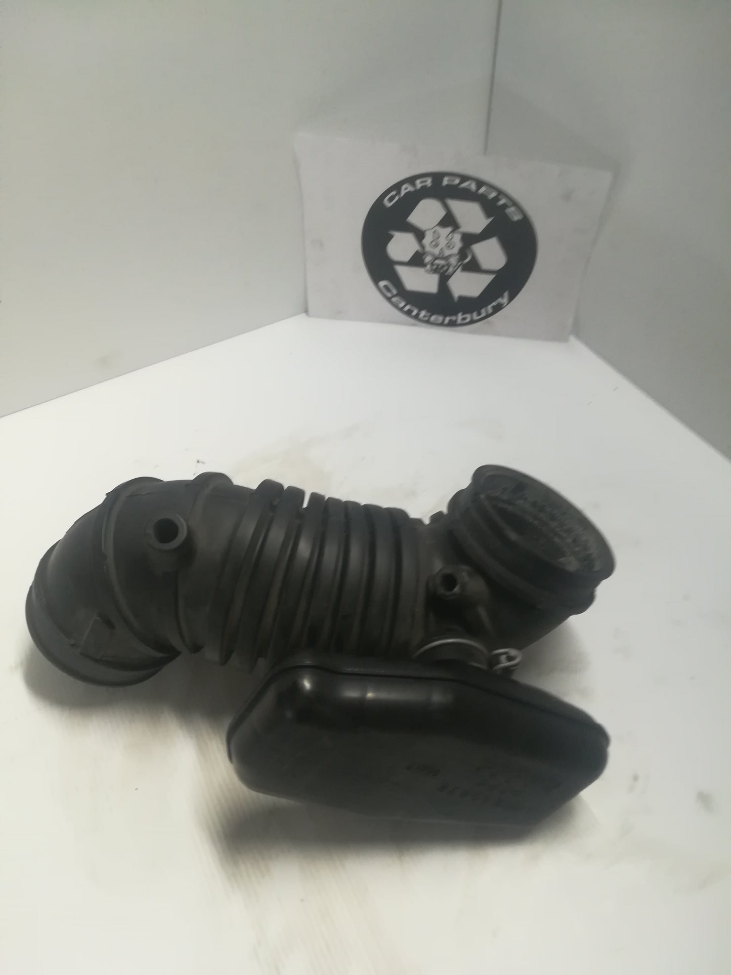 Intake Hose w Resonator Box- MR239678