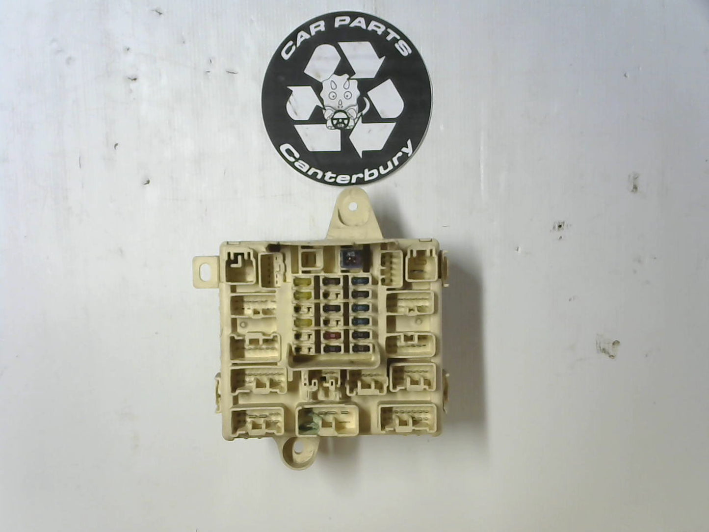 Fuse & Relay Box F/L A-Pillar