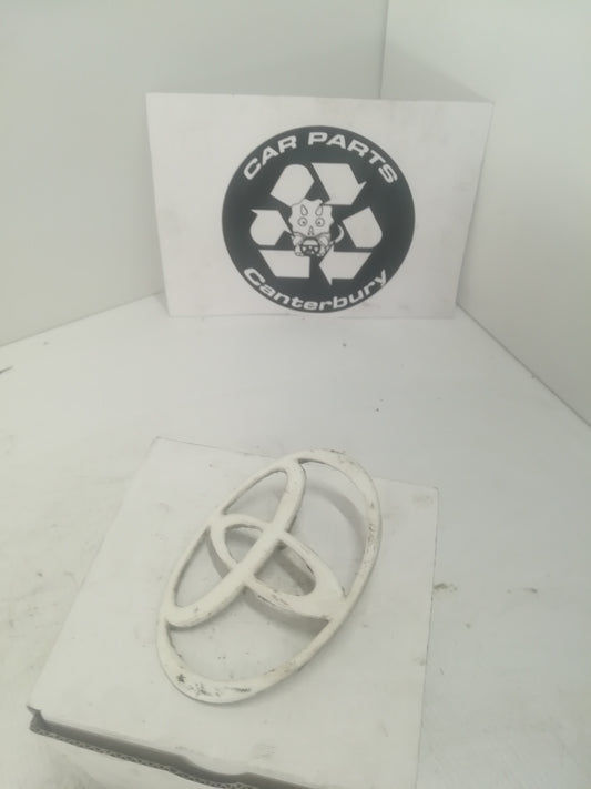 Badge - Toyota Emblem