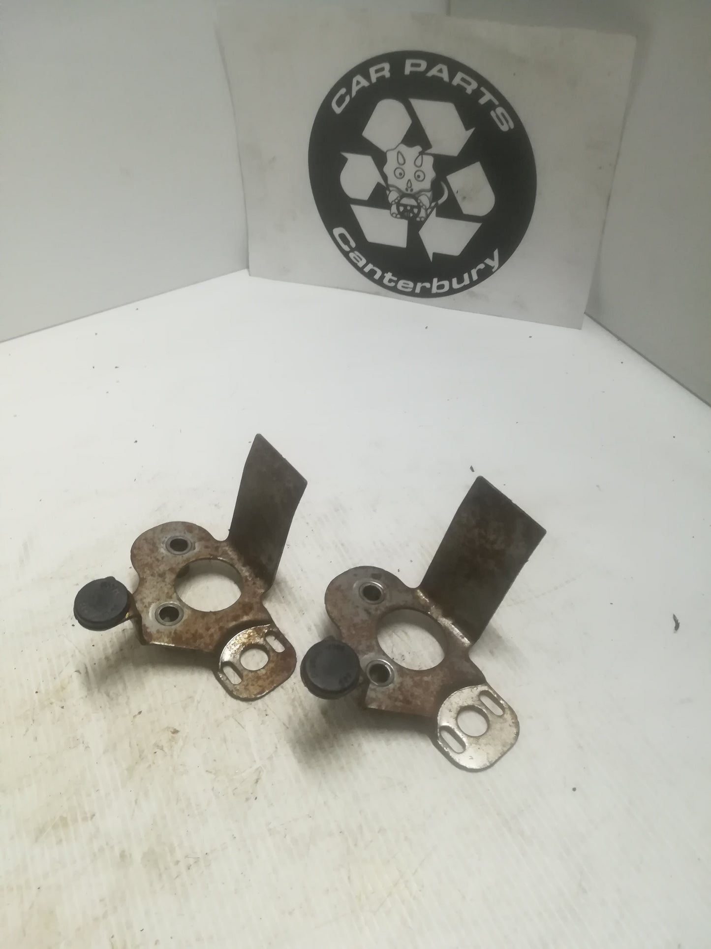 Throttle cable brackets