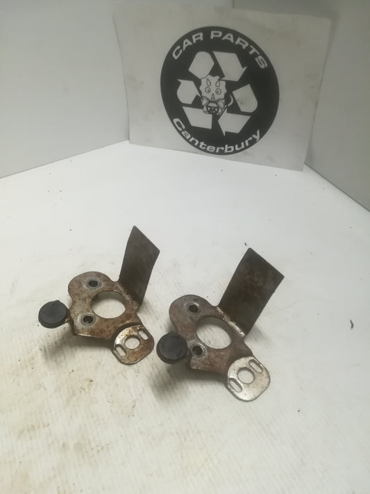 Throttle cable brackets